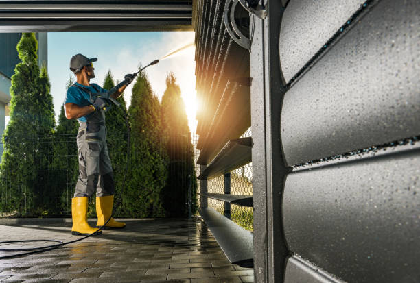 Best Animal Enclosure Cleaning  in Ferguson, MO